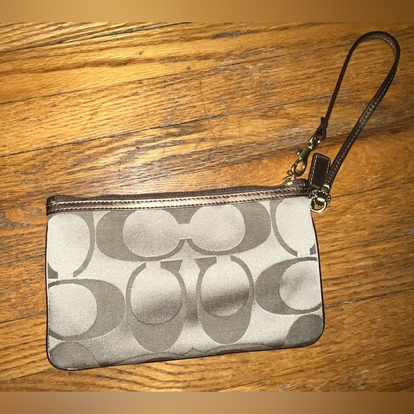 Brown Coach bag with matching Clutch/Wallet - Picture 5 of 5